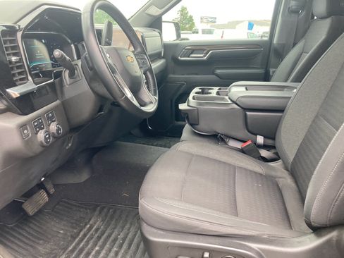 Used 2023 Chevrolet Silverado 1500 LT w/ Z71 Off-Road Package AWD/4WD image 3