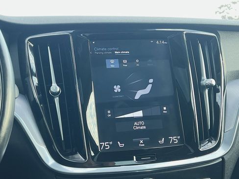 Used 2020 Volvo S60 T6 Momentum w/ Protection Package Premier image 21