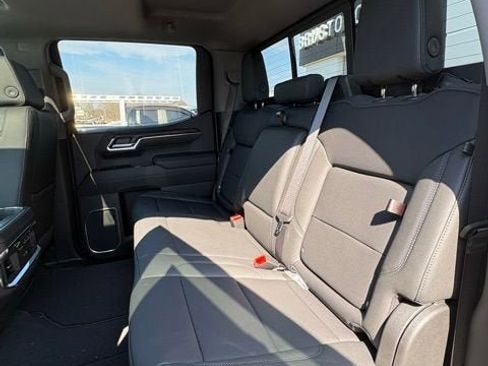 New 2026 GMC Sierra 1500 SLT image 14