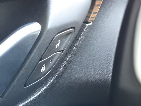 Used 2021 GMC Terrain SLE w/ Driver Convenience Package image 22