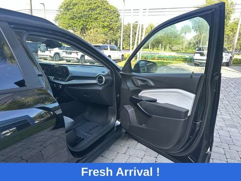 Used 2024 Chevrolet Trax LT FWD image 23