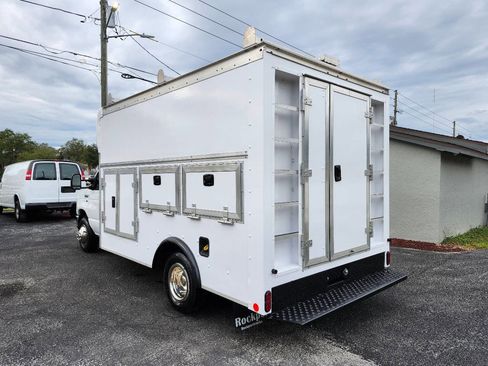 Used 2018 Ford E-350 and Econoline 350 Super Duty w/ Power Windows & Locks Group image 4