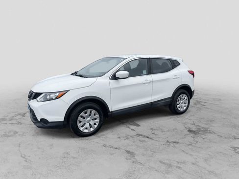 Used 2019 Nissan Rogue Sport S image 4