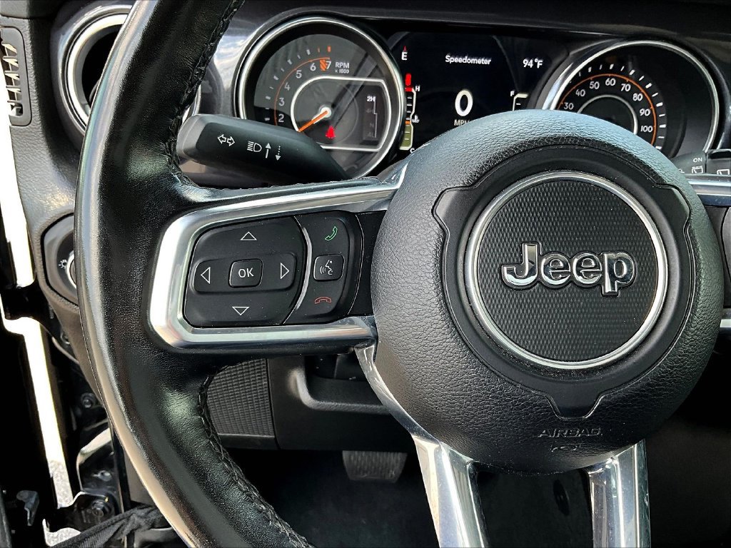 Used 2022 Jeep Wrangler Unlimited Sahara AWD/4WD image 11