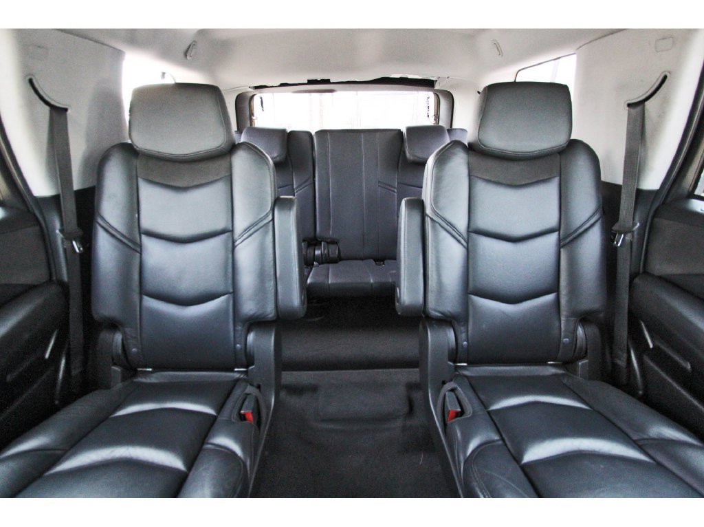 Used 2020 Cadillac Escalade Premium Luxury w/ LPO, Radiant Package AWD/4WD image 13