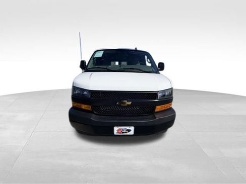 Used 2026 Chevrolet Express 3500 w/ Driver Convenience Package RWD image 3