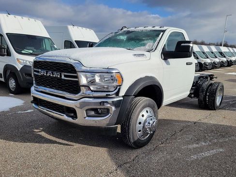 New 2024 RAM 4500 Tradesman image 3