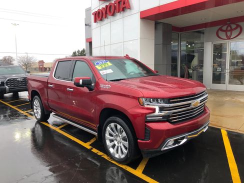 Used 2021 Chevrolet Silverado 1500 High Country w/ Technology Package image 3