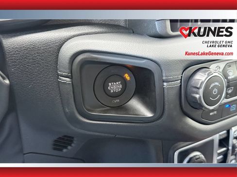 Used 2024 Jeep Wrangler Unlimited Sahara AWD/4WD image 31