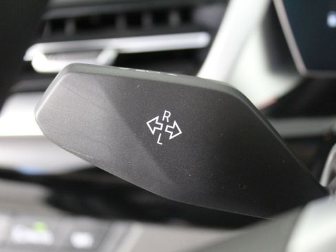 Used 2025 BMW X1 xDrive28i w/ Convenience Package image 33