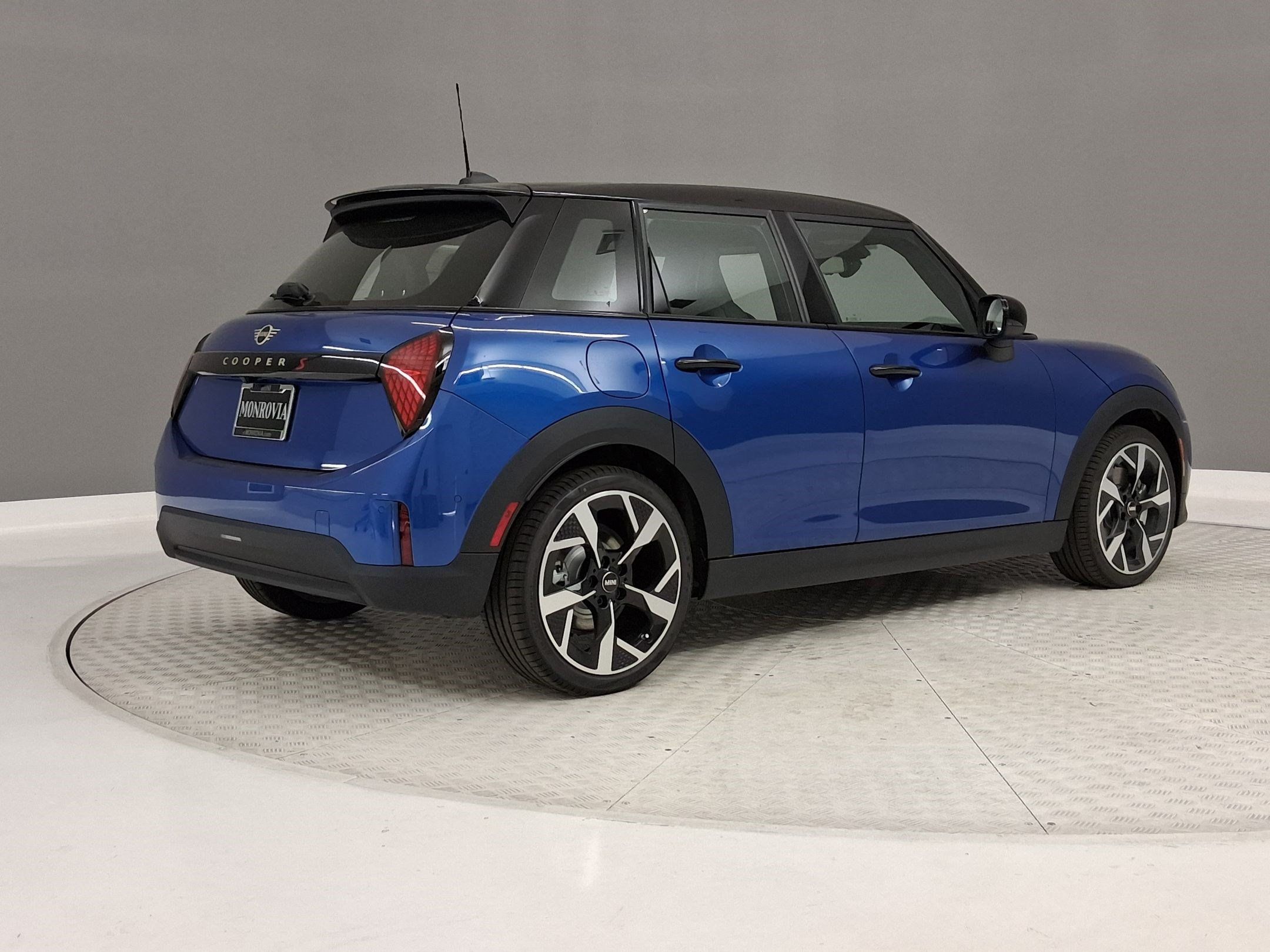 New 2026 MINI Cooper S FWD image 7