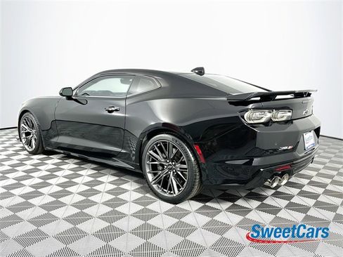Used 2022 Chevrolet Camaro ZL1 image 5