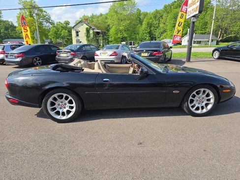 Used 2000 Jaguar XK8 Convertible image 9