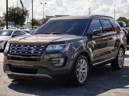 Used 2016 Ford Explorer Limited w/ Equipment Group 301A FWD image 5