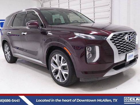 Used 2022 Hyundai Palisade Limited w/ Winter Package FWD image 3