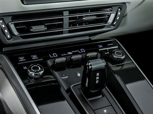 Used 2021 Porsche 911 Carrera image 37