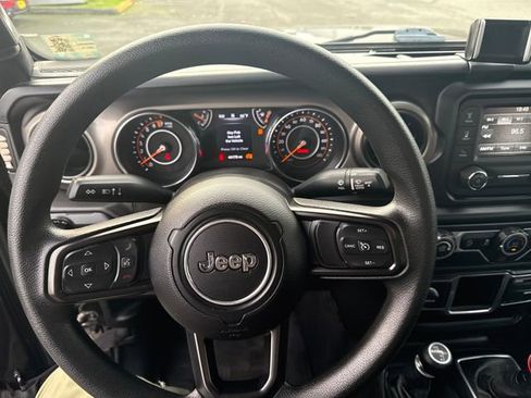 Used 2019 Jeep Wrangler Sport image 18