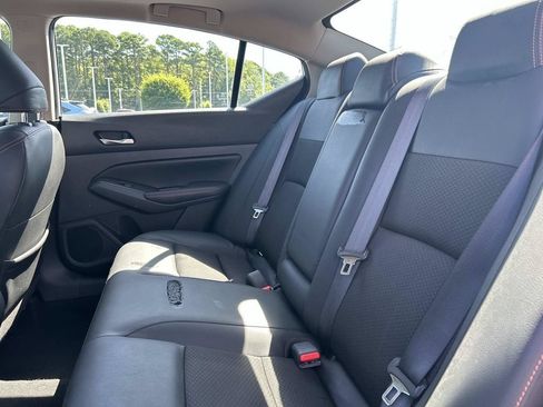 Used 2022 Nissan Altima 2.0 SR FWD image 13