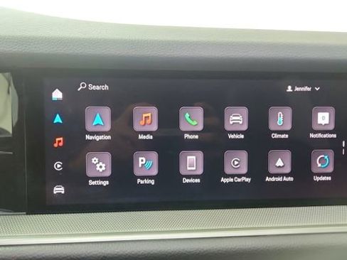 Used 2025 Porsche Cayenne w/ Premium Package image 49