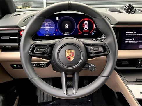 Used 2025 Porsche Macan Electric image 7