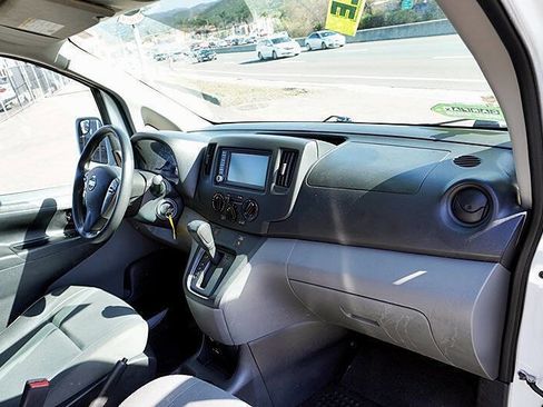 Used 2020 Nissan NV200 SV image 10