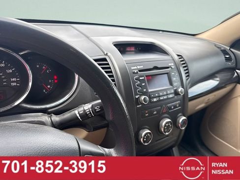 Used 2011 Kia Sorento LX AWD/4WD image 10
