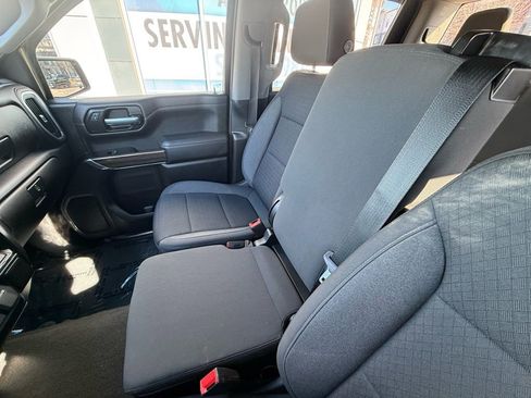 Used 2021 Chevrolet Silverado 1500 LT image 24