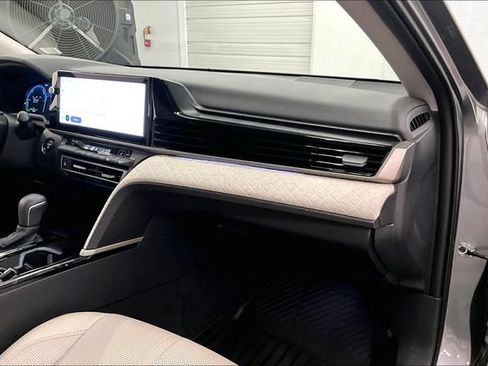 Used 2026 Toyota Camry XLE AWD/4WD image 19