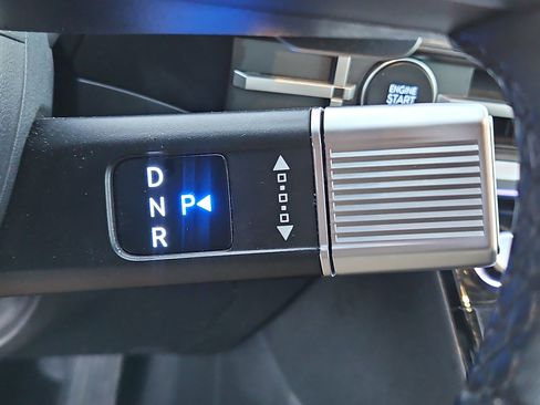 Used 2025 Hyundai Santa Fe Limited image 30