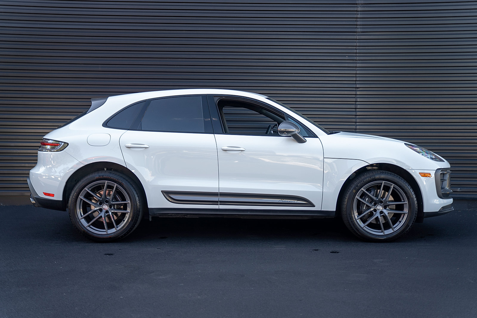 Certified 2026 Porsche Macan T AWD/4WD image 29