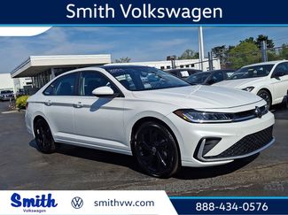 Used 2025 Volkswagen Jetta SE w/ Sunroof Package FWD video 1