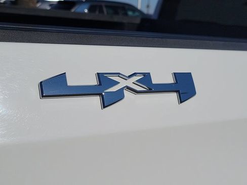 Used 2025 GMC Sierra 1500 SLT AWD/4WD image 30