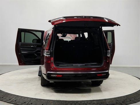 Used 2023 Jeep Grand Wagoneer L Series II image 14