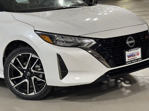 New 2025 Nissan Sentra SR image 3