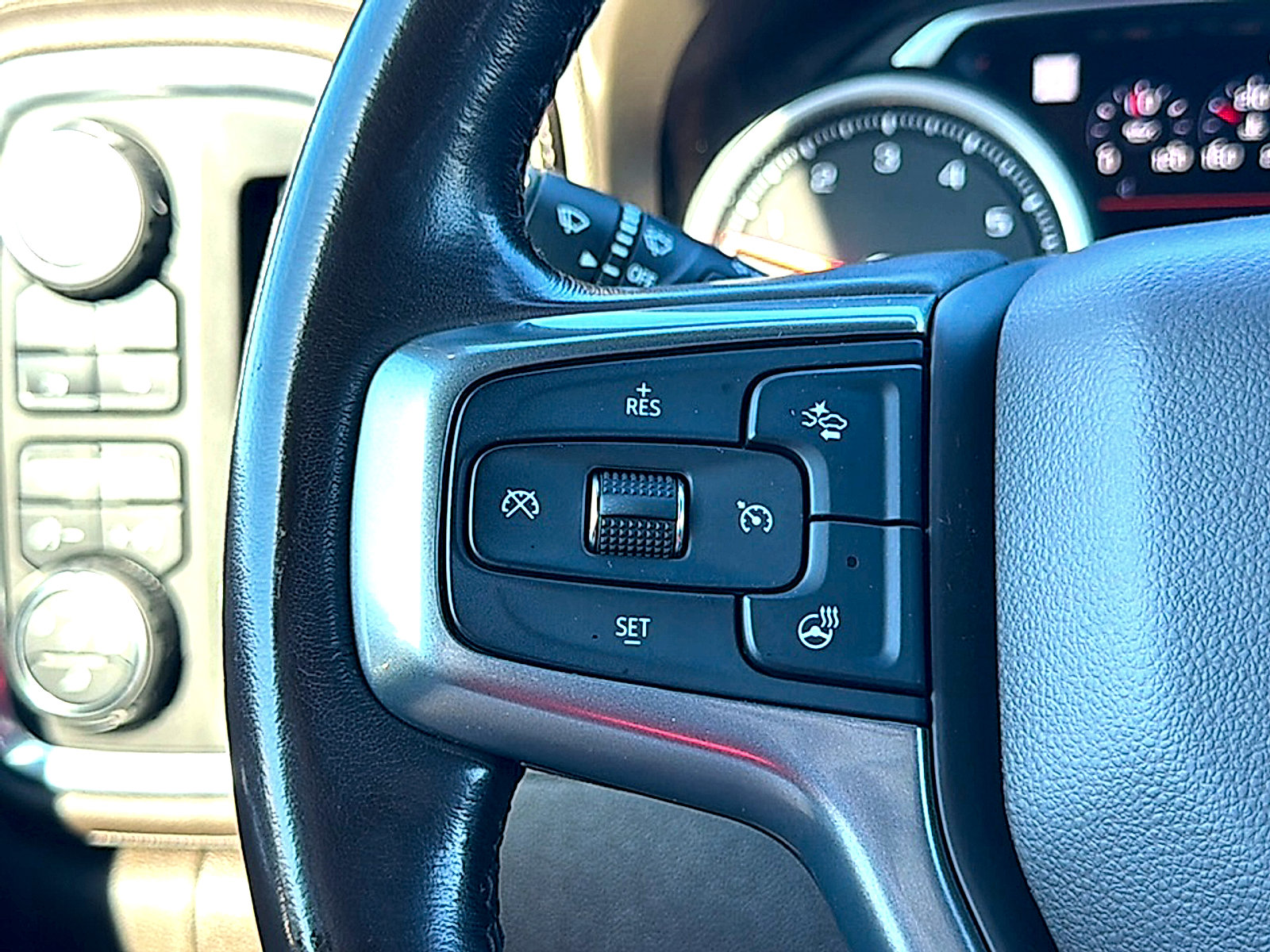 Used 2021 Chevrolet Silverado 1500 LTZ w/ LTZ Premium Texas Edition AWD/4WD image 32