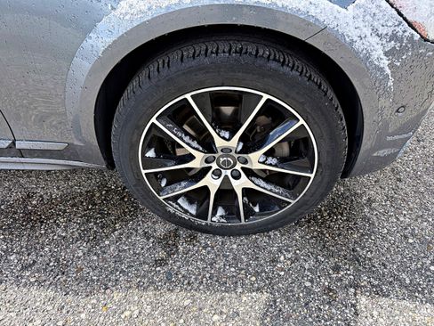 Used 2018 Volvo V90 T6 Cross Country w/ Convenience Package image 11