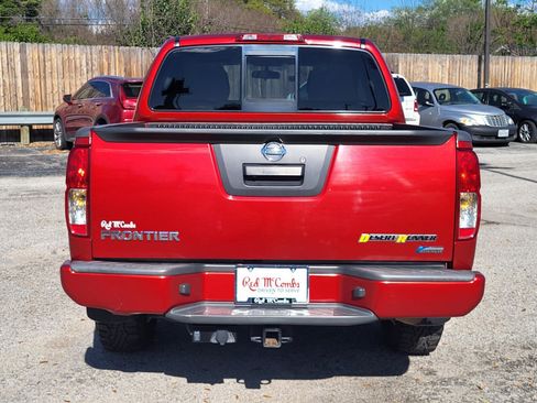 Used 2018 Nissan Frontier SV image 5