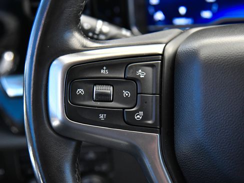 Used 2022 Chevrolet Silverado 1500 LT AWD/4WD image 31