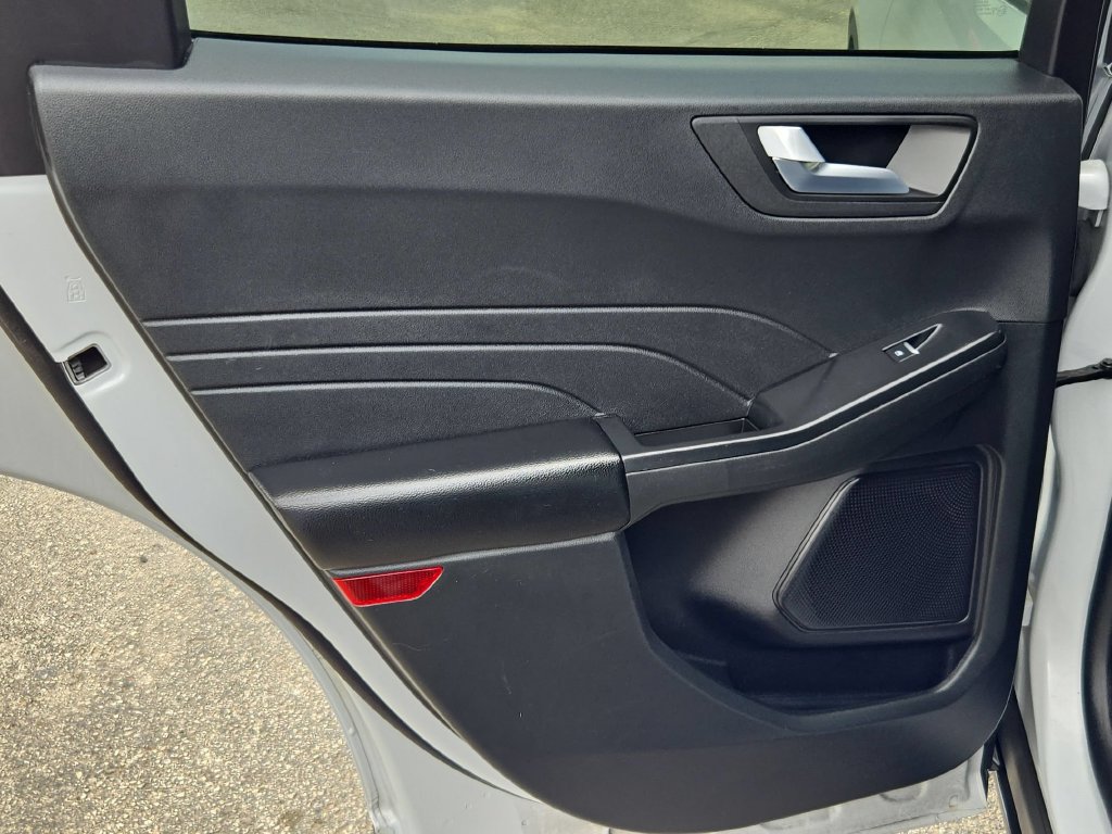 Used 2025 Ford Escape ST-Line AWD/4WD image 18