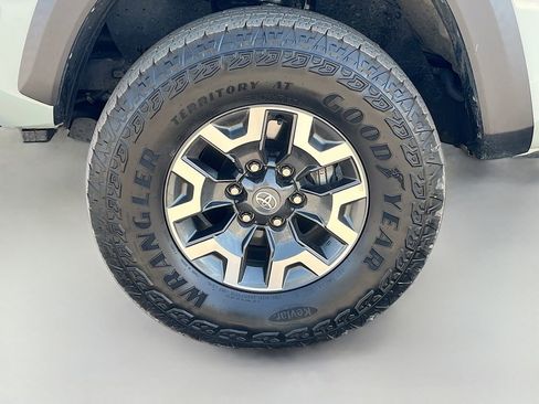 Used 2023 Toyota Tacoma TRD Off-Road AWD/4WD image 28