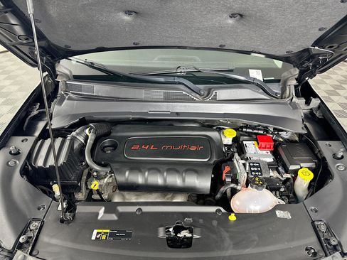 Used 2022 Jeep Compass Latitude FWD image 31