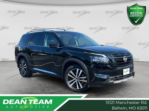 Used 2025 Nissan Pathfinder Platinum w/ Black Appearance Package AWD/4WD image 1