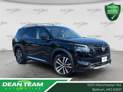 Used 2025 Nissan Pathfinder Platinum w/ Black Appearance Package