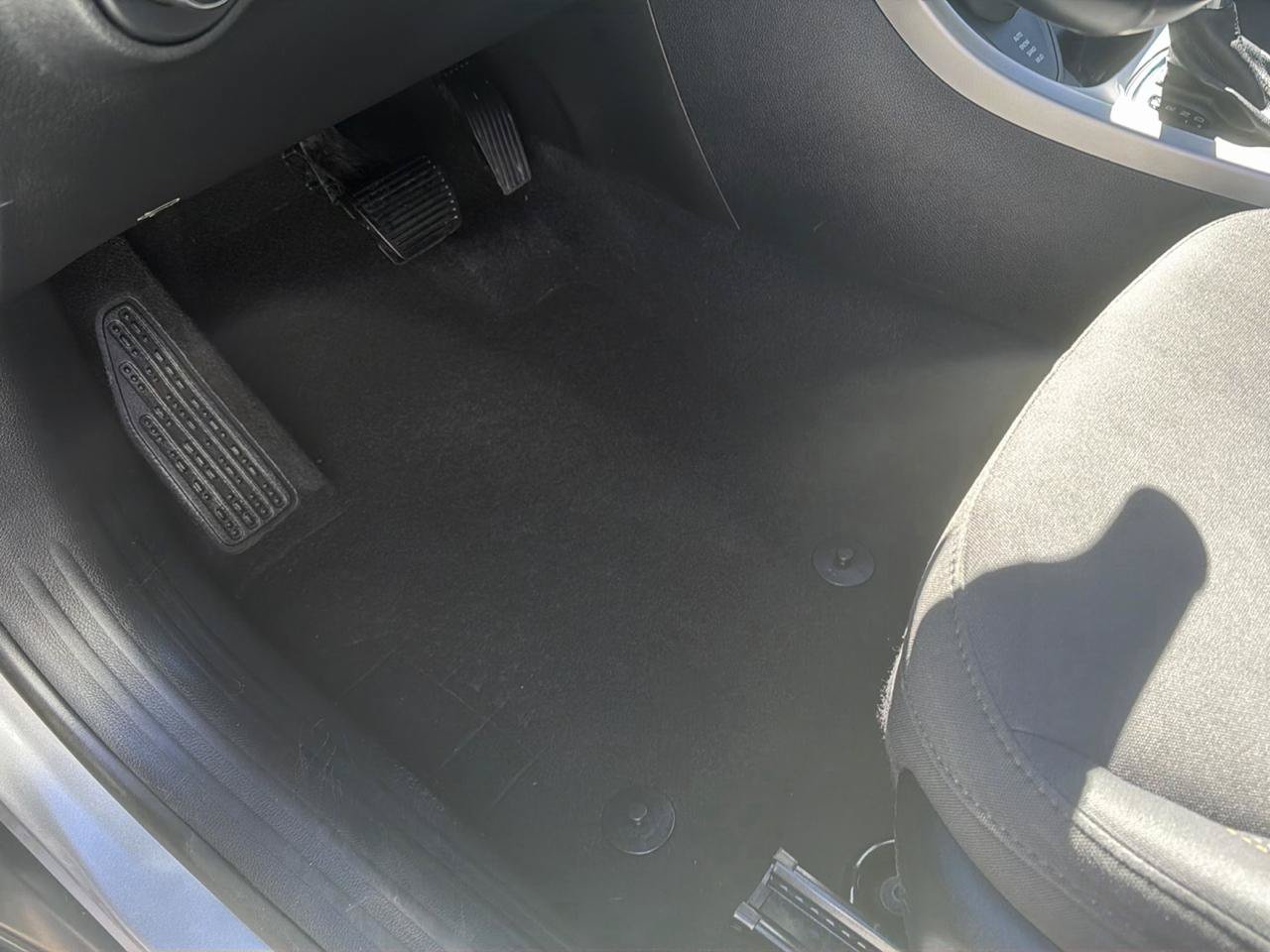 Used 2019 Jeep Compass Sport w/ Cold Weather Group AWD/4WD image 17