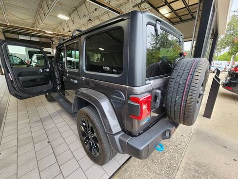 Used 2023 Jeep Wrangler Unlimited Sahara AWD/4WD image 6