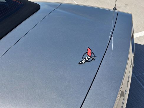 Used 2000 Chevrolet Corvette Convertible w/ Memory Pkg RWD image 18