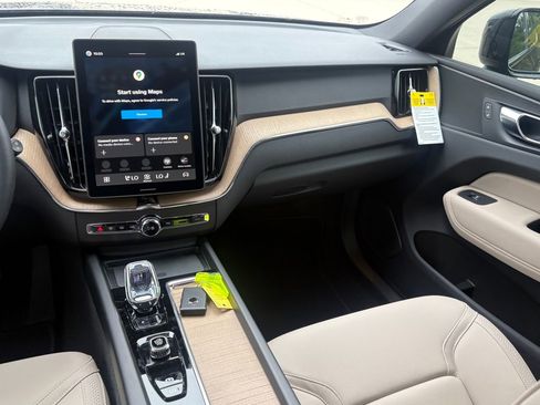 New 2026 Volvo XC60 B5 Core w/ Protection Package Premier AWD/4WD image 12