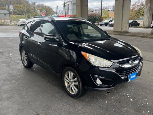 Used 2010 Hyundai Tucson GLS image 3