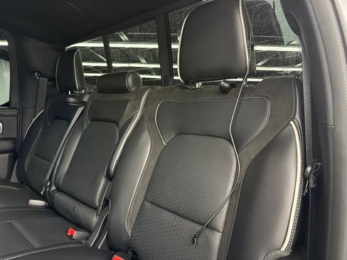 Used 2025 RAM 1500 Laramie w/ Sport Appearance Package AWD/4WD image 14