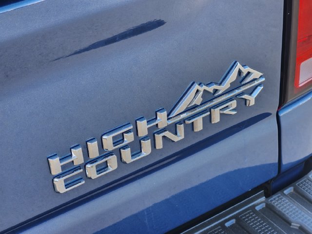 Used 2024 Chevrolet Silverado 2500 High Country w/ Technology Package AWD/4WD image 10